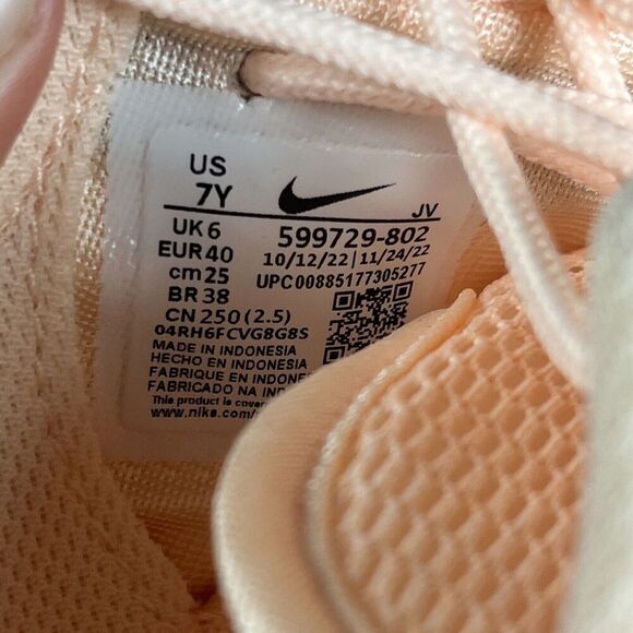 Nike Women’s Side 8.5 Roshe One Crimson Tint White 599729-802 Youth 7 - Picture 10 of 10